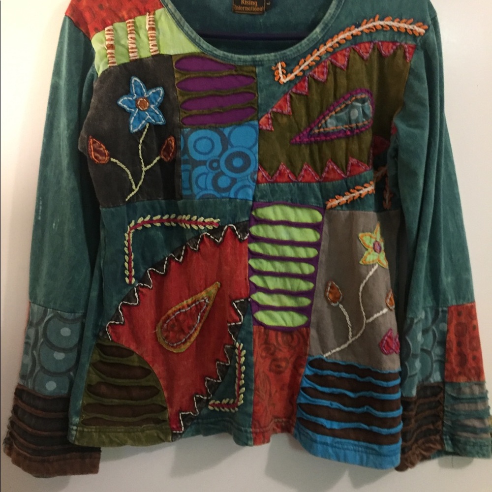 Super cute Rising International top - size Large